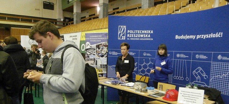 Wydział Mechaniczno-Technologiczny PRz na Targach Pracy i Edukacji w Tarnobrzegu