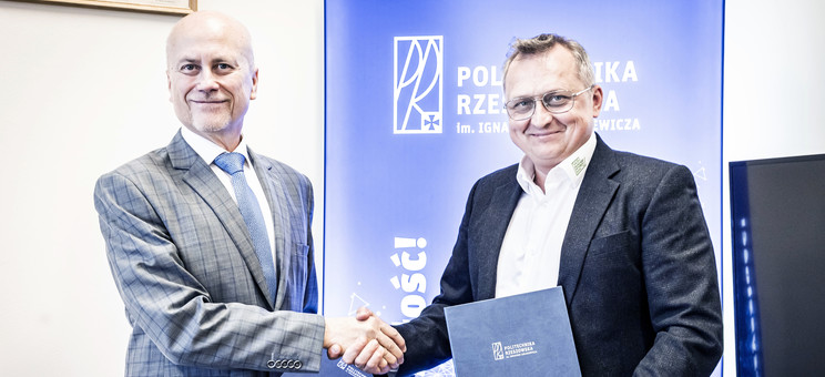 Od lewej: prof. J. Sęp, M. Bednarz,